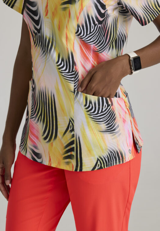 BARCO ONE – Thrive Print Top - 5107 - ZEBRA BRILLIANCE - Image 2